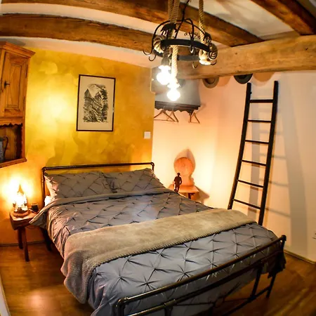Chaud'vin Apartment *