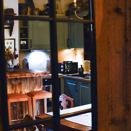 Chaud'vin Apartment